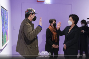 김여사 "발달장애 예술인들, 일상적 전시 할 수 있게 국가 노력"(종합)