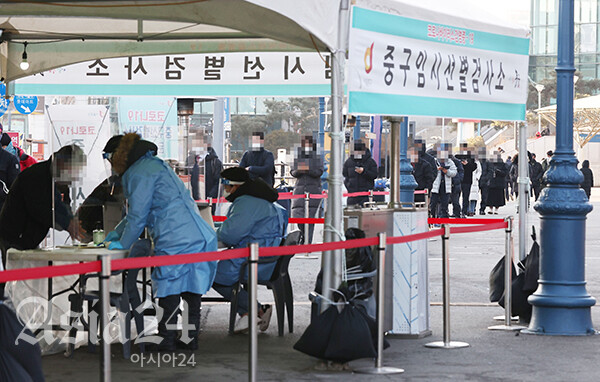 서울 확진자 30일 연속 100명대…누적 2만5000명 돌파(종합)