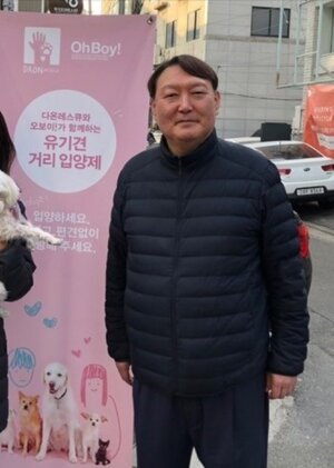 김경율 "尹애완견 산책은 노골적 정치행위…애견인 표 달라는 정치적 행보"
