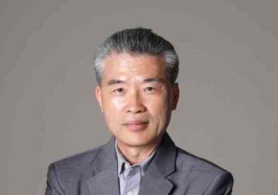 이용악문학상에 '개나리 울타리'의 김기택 시인