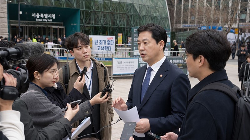 ‘그린란드 매입’ 넘어 ‘51번째 주’로… 트럼프의 욕망, 법안이 되다